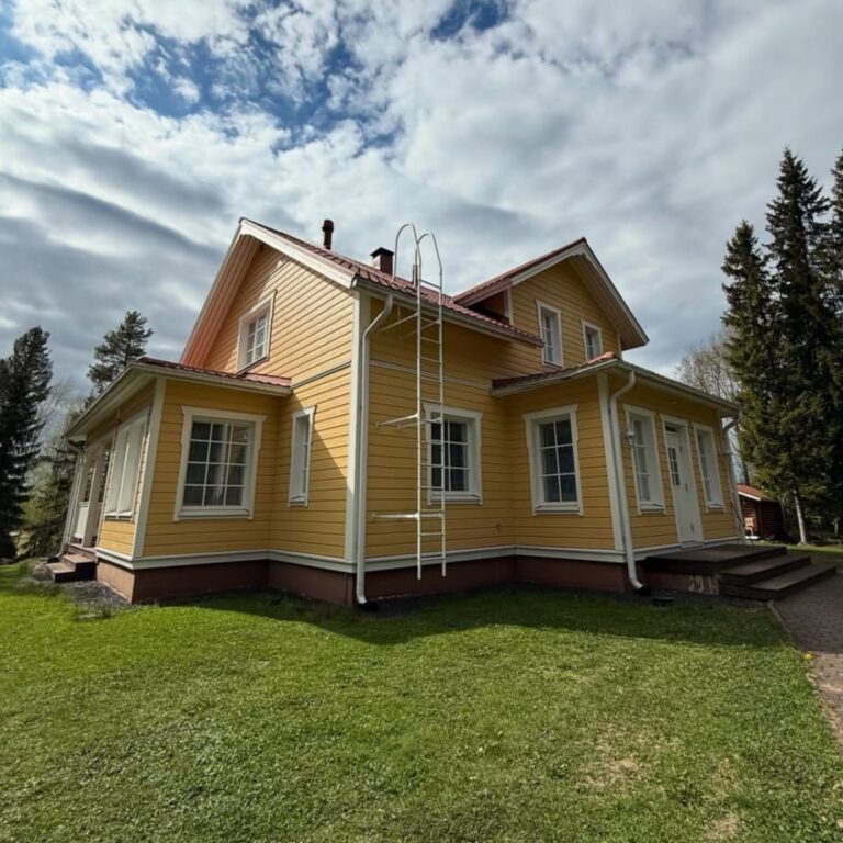 Omakotitalon maalaus referenssikuva